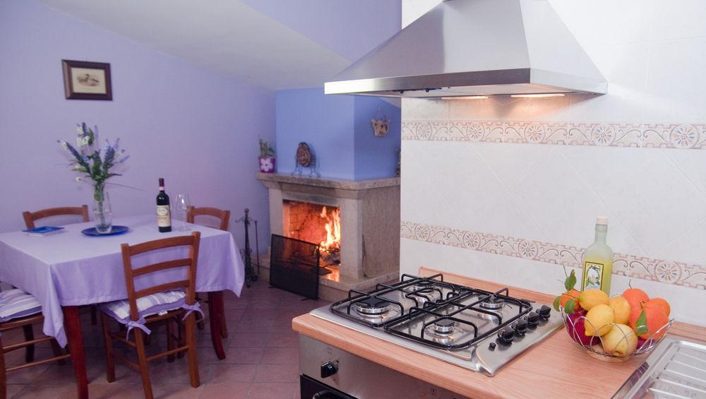 Ferienwohnung Tetto Fiorito Castellammare di Stabia Exterior foto
