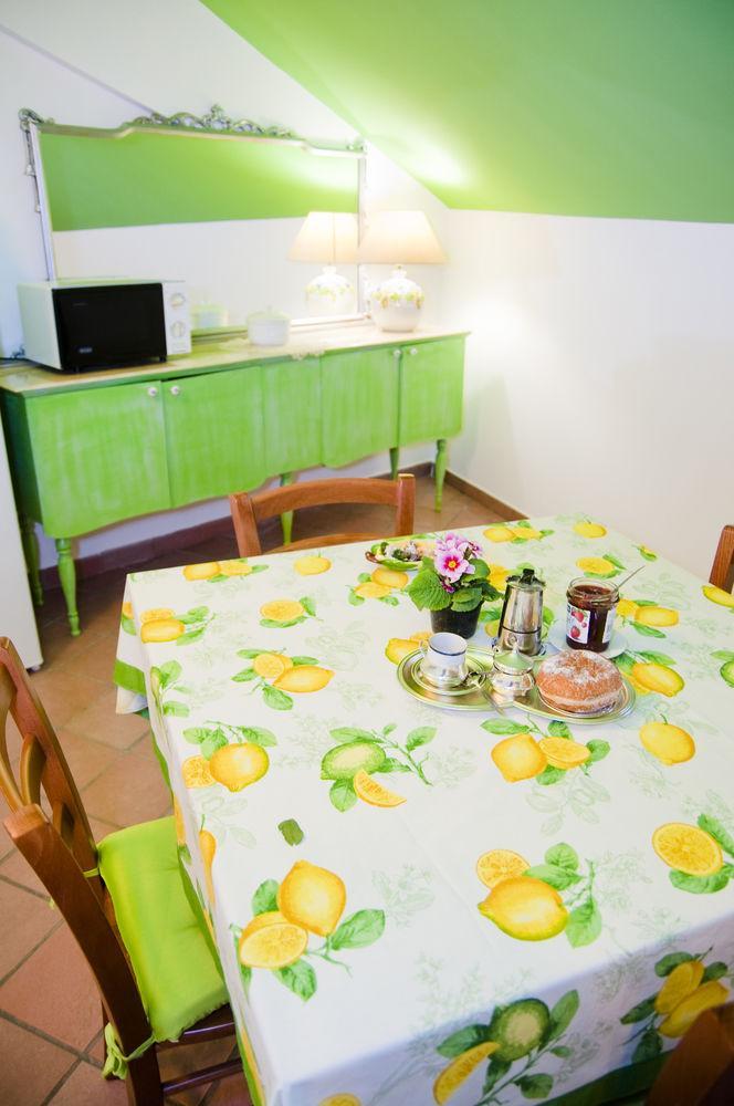 Ferienwohnung Tetto Fiorito Castellammare di Stabia Exterior foto