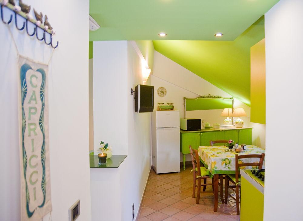 Ferienwohnung Tetto Fiorito Castellammare di Stabia Exterior foto