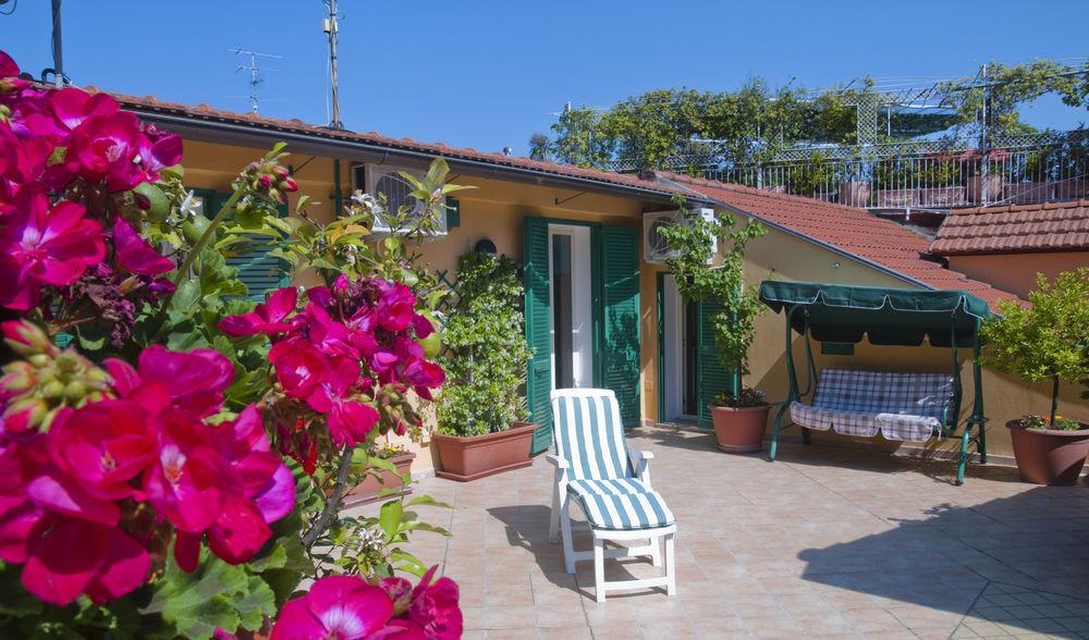 Ferienwohnung Tetto Fiorito Castellammare di Stabia Exterior foto