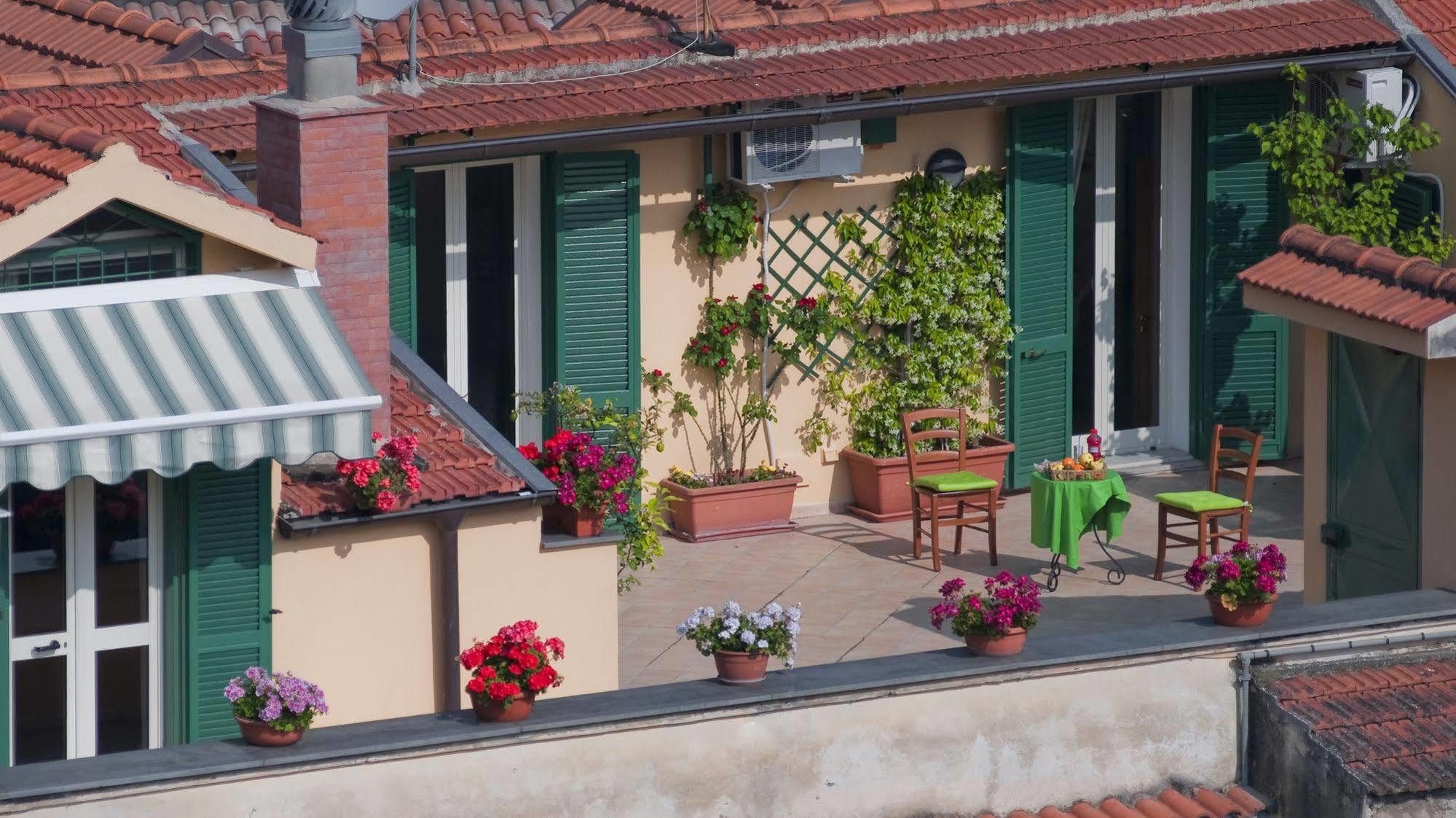 Ferienwohnung Tetto Fiorito Castellammare di Stabia Exterior foto