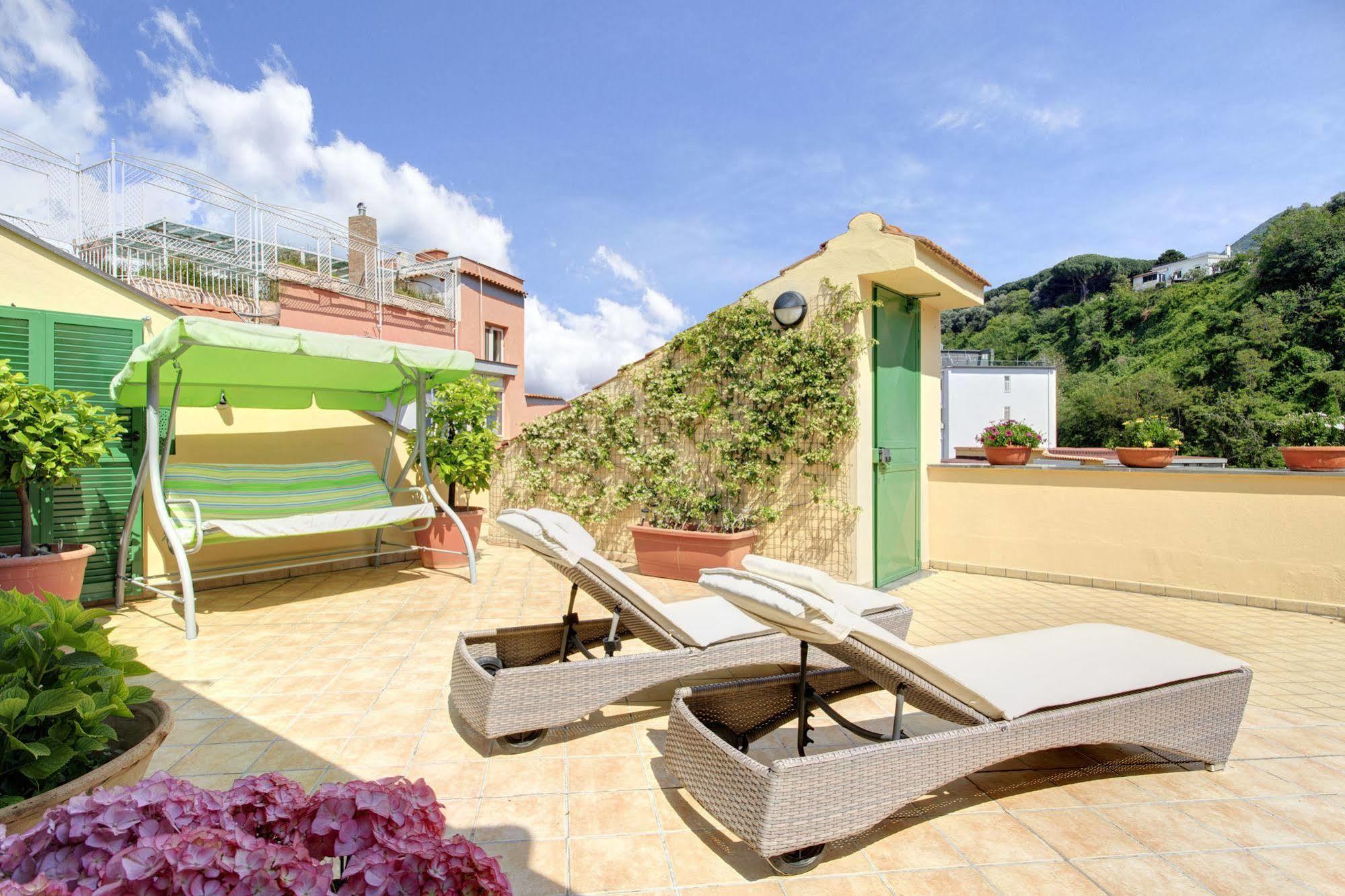 Ferienwohnung Tetto Fiorito Castellammare di Stabia Exterior foto